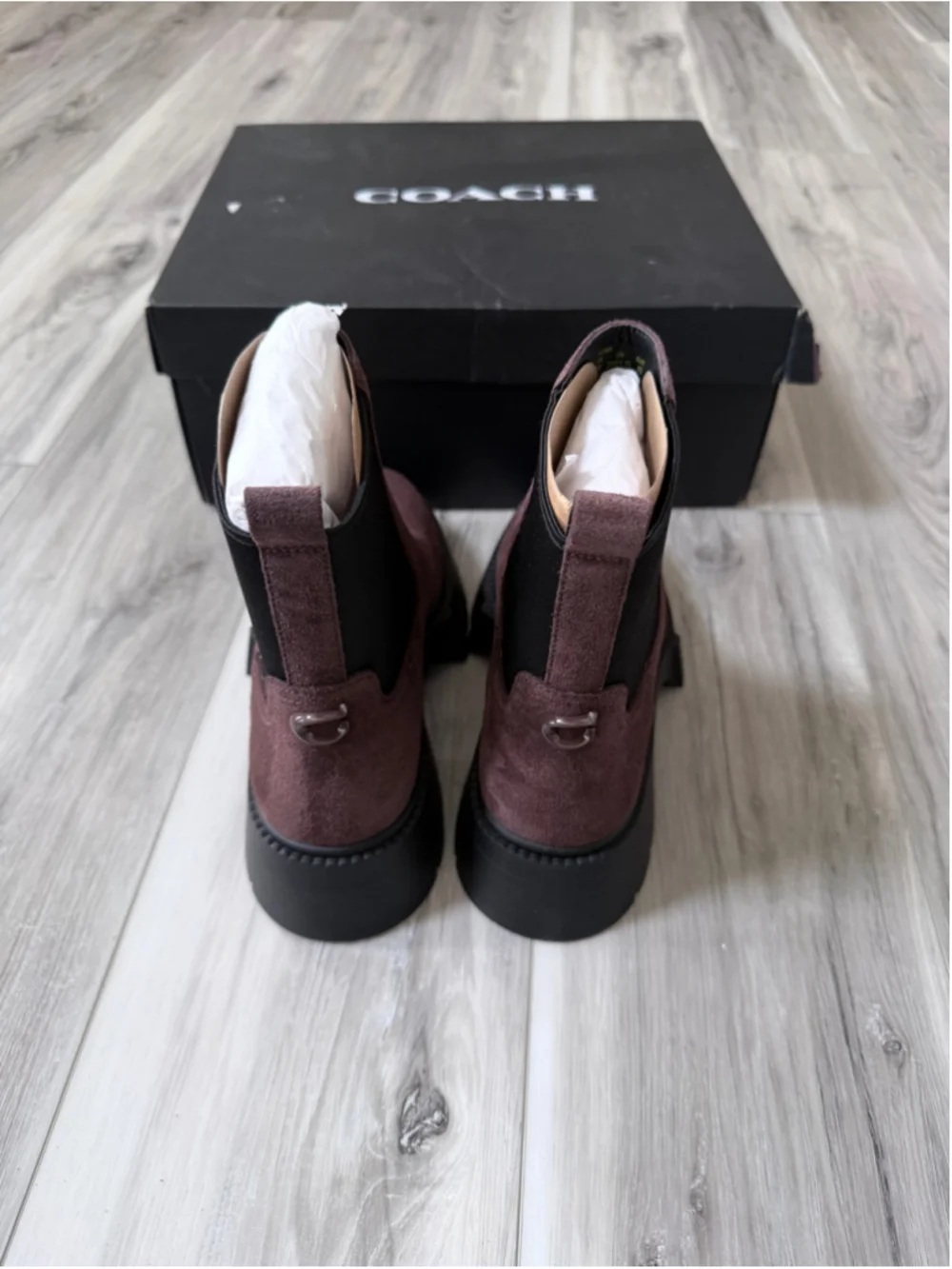 Coach leah platform
